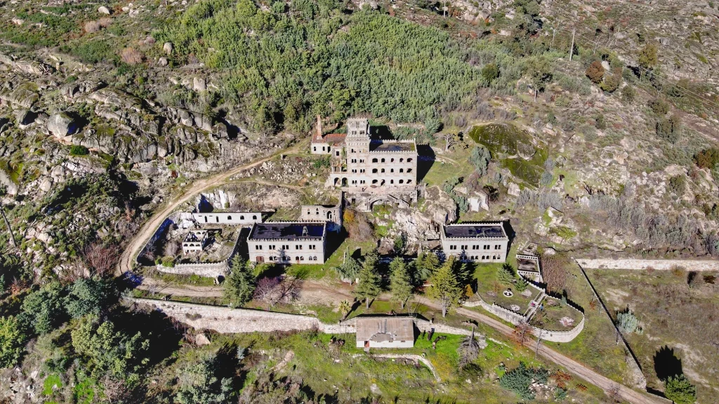 Ruinas de las misteriosas Termas de Radio en plena sierra portuguesa