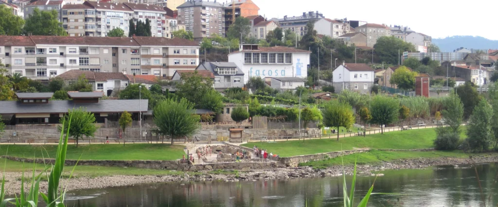 Termas de Chavasqueira, aguas termales al aire libre en Ourense