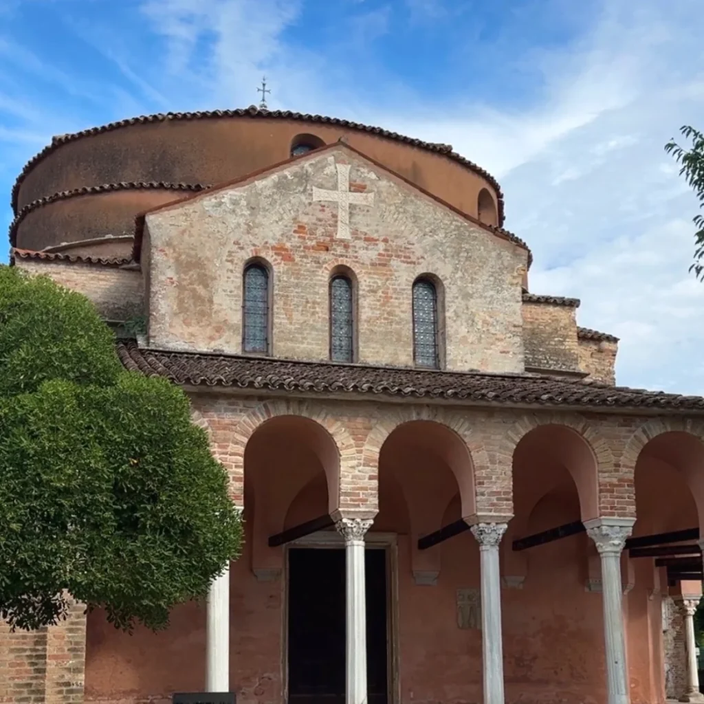 Basílica de Santa Fosca en la isla de Torcello, Venecia