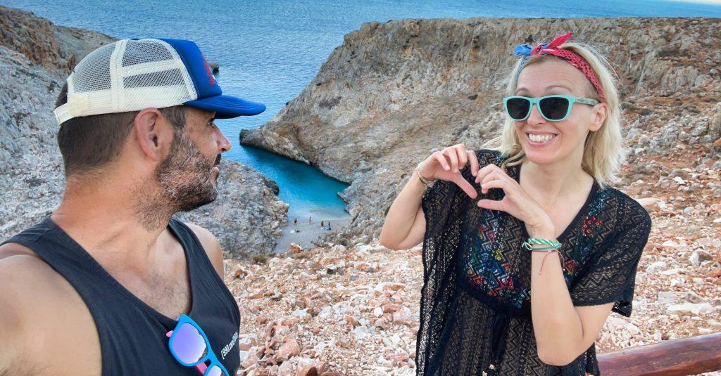 Vista panorámica de una cala escondida en Creta