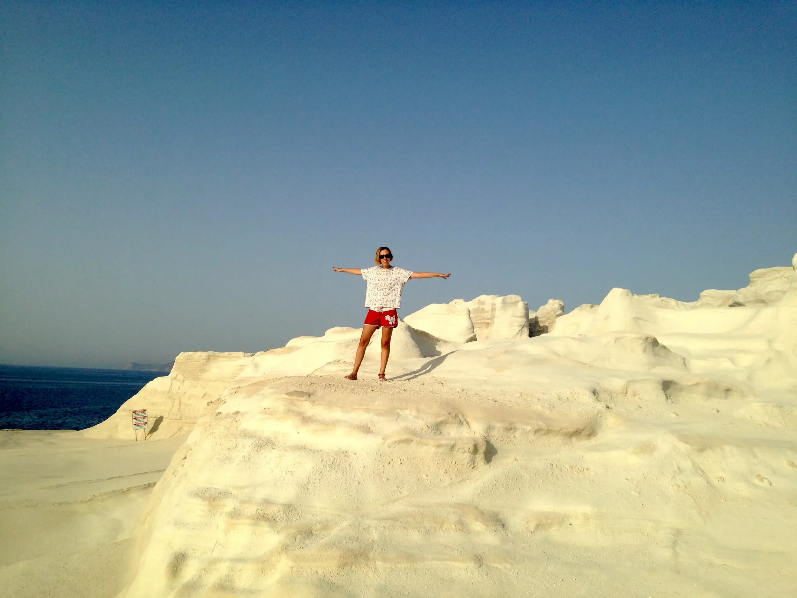 Playa Sarakiniko en Milos - Paisaje lunar
